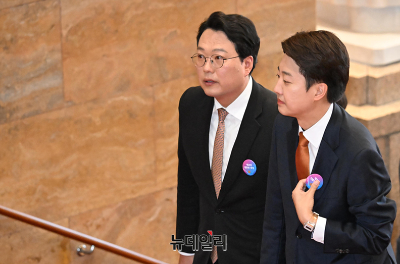 (왼쪽부터) 개혁신당 천하람 원내대표와 이준석 당대표. 사진=뉴데일리