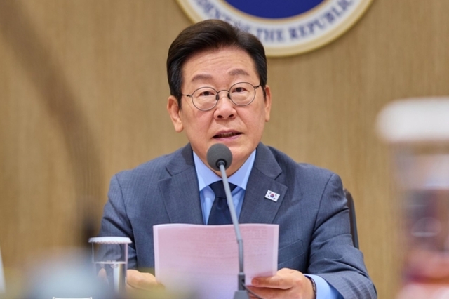 이재명 지지율, 부정 ‘51.2’ vs 긍정 ‘46.3’… 트루스데일리‧여론조사공정 조사