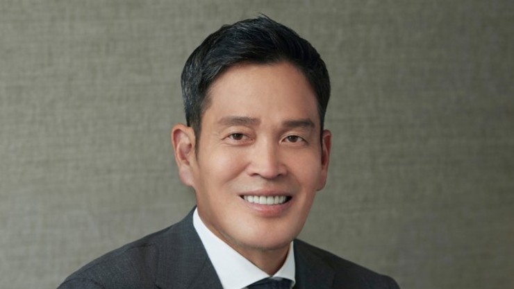 [금주의 유통 톡톡] 대형 유통사 오너 작년 보수 공개... 김동선 한화갤러리아 부사장, 신설 지주사 사업모델 구축 박차