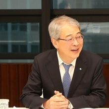 [도서 인싸잇] 임종룡 우리금융지주 회장의 치밀하고 논리적이지만, 의구심만 가득 남긴 책