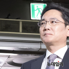 [연속기획] “삼성물산 합병에 피해” 국민연금 vs 이재용 손배소 ② - 모순됐던 매수·매도 행보